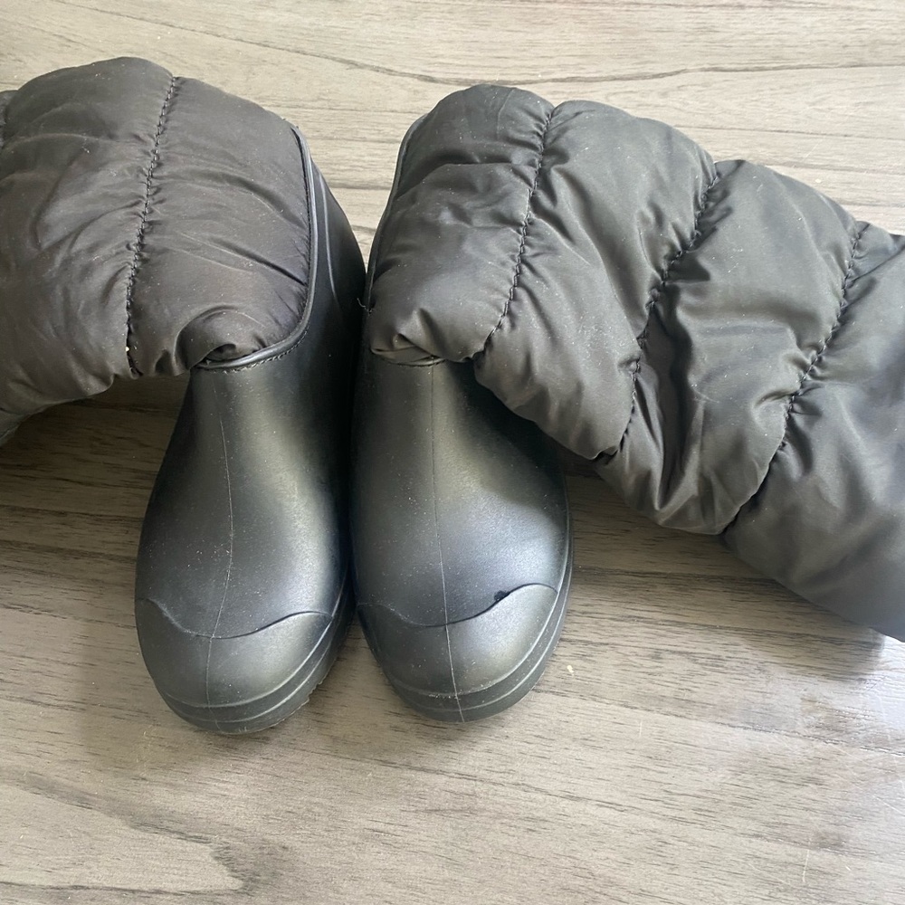Rain boots, by Dirty Laundry, Sz 8.. black
